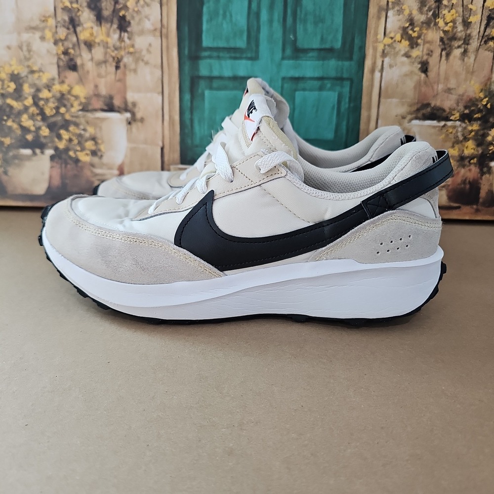 Nike Waffle Debut Running Sneakers Summit‎ White Black DH9523-103 Women's Sz 11
